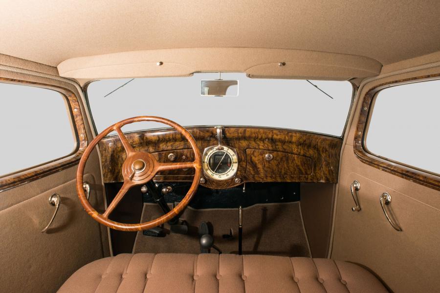 Торпедо Graham Model 64 Standard Eight Sedan 1933 года  (фото 8 из 9)